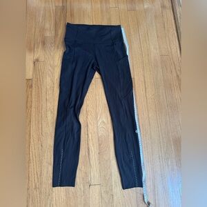 Lululemon High-Rise Wunder Under Leggings – Size 4